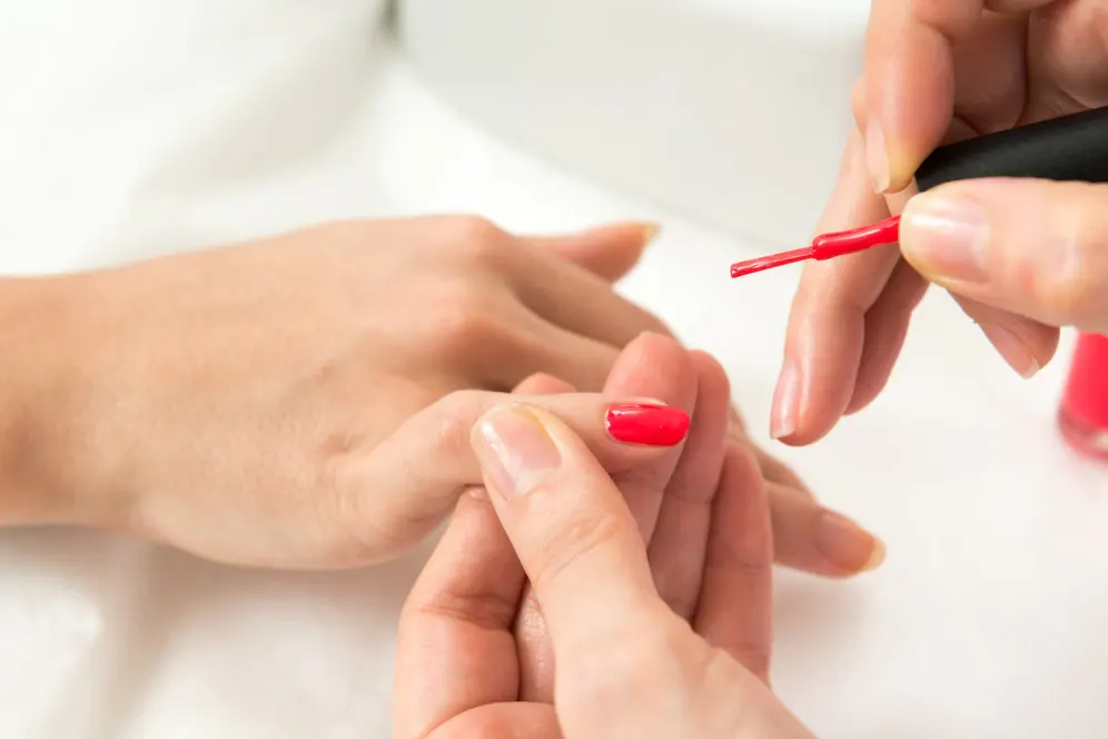 Offrez une manucure et vernis